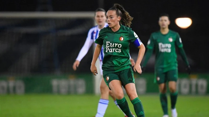 Maxime Bennink helpt Feyenoord vrouwen vlak voor tijd aan overwinning