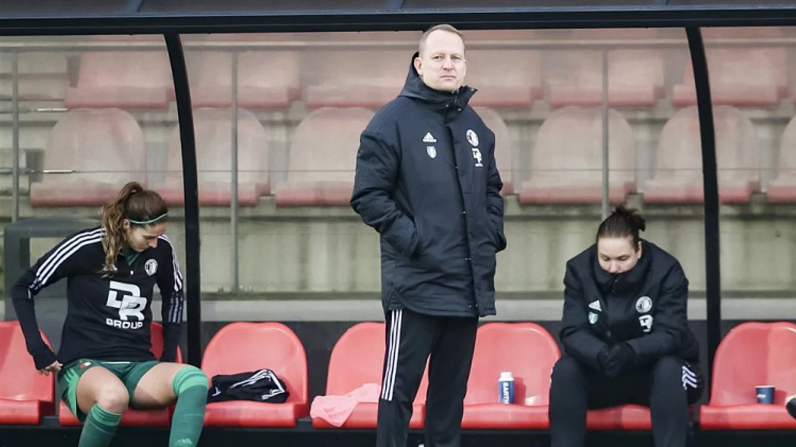 Danny Mulder verlengt contract als hoofdtrainer van Feyenoord Vrouwen 1