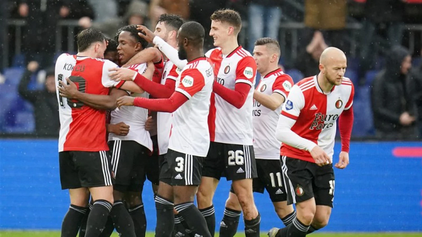 Feyenoord wint in eigen Kuip overtuigend van sc Cambuur