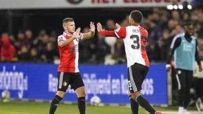 #PraatMee | Wie moet er in de spits tegen FC Groningen