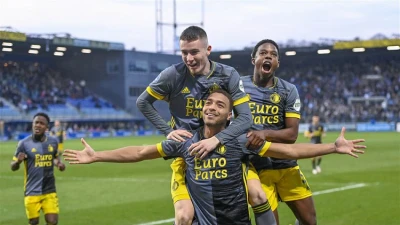 Zwaarbevochten overwinning Feyenoord in Zwolle
