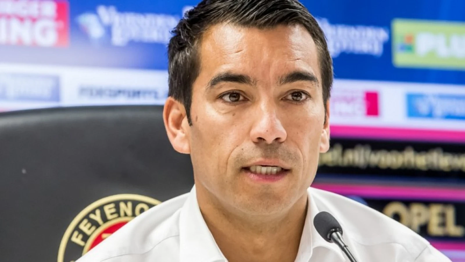 Van Bronckhorst: 'Het wordt een lang en hopelijk succesvol jaar'