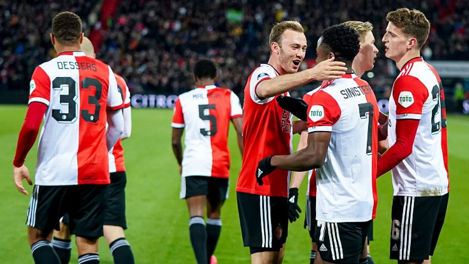 STAND | Feyenoord blijft derde na overwinning op Willem II
