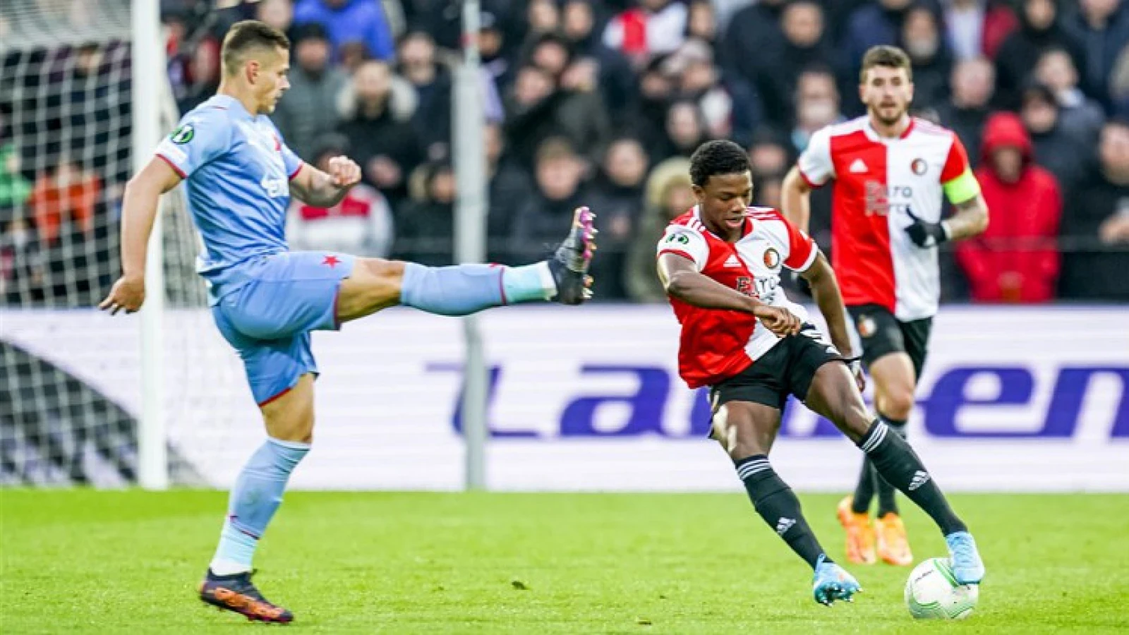 Feyenoord speelt in De Kuip gelijk tegen Slavia Praag