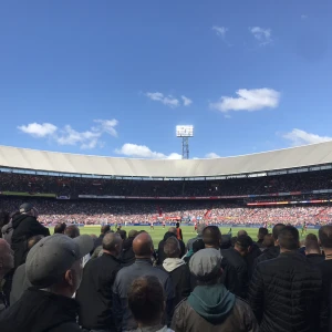 Wedstrijd tussen Feyenoord en PSV in uitverkochte Kuip
