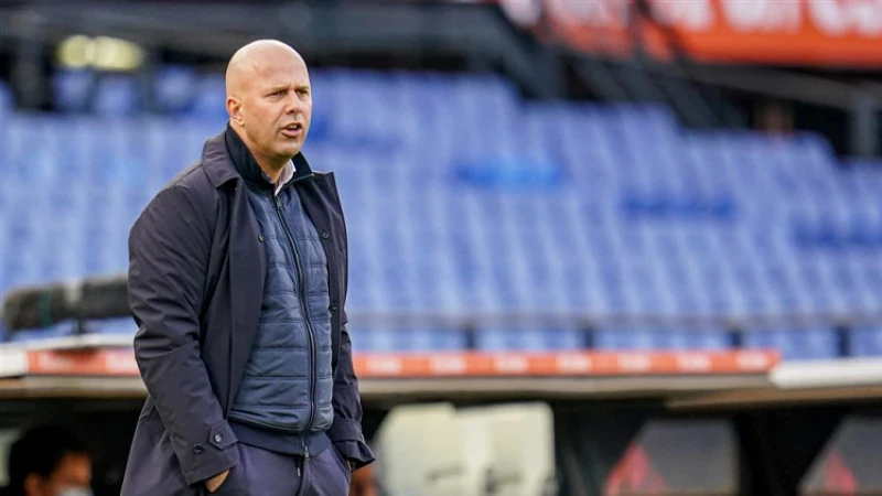 Telegraaf: 'Arne Slot bij Feyenoord losweken, is voor de Rotterdammers totaal onbespreekbaar'