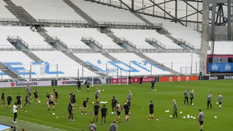 'Wedstrijd tussen Olympique Marseille en Feyenoord begint gewoon om 21:00 uur'