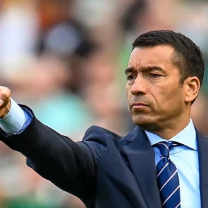 Van Bronckhorst bereikt Europa League finale met Rangers FC