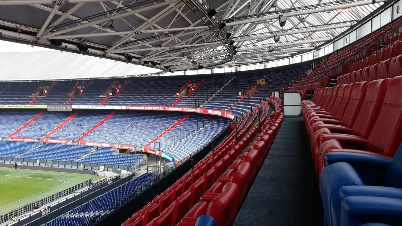 Feyenoord onderzoekt mogelijkheid voor grote schermen in de Kuip tijdens finale