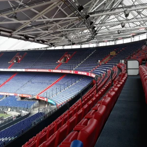 Feyenoord onderzoekt mogelijkheid voor grote schermen in de Kuip tijdens finale