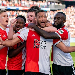 STAND | Feyenoord officieus derde na gelijkspel tegen PSV