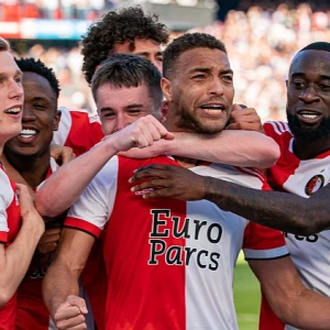 #PraatMee | Optie Dessers verloopt vannacht, moet Feyenoord deze lichten?