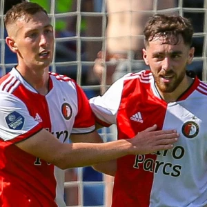 'Deal van Feyenoord-spits op losse schroeven'