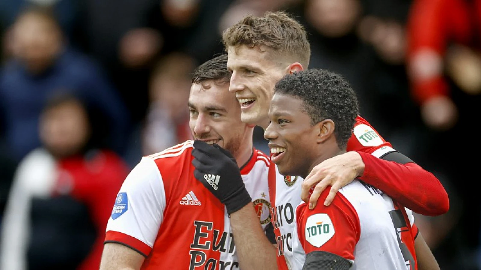 #PraatMee | Hoeveel spelers moet Feyenoord maximaal verkopen?