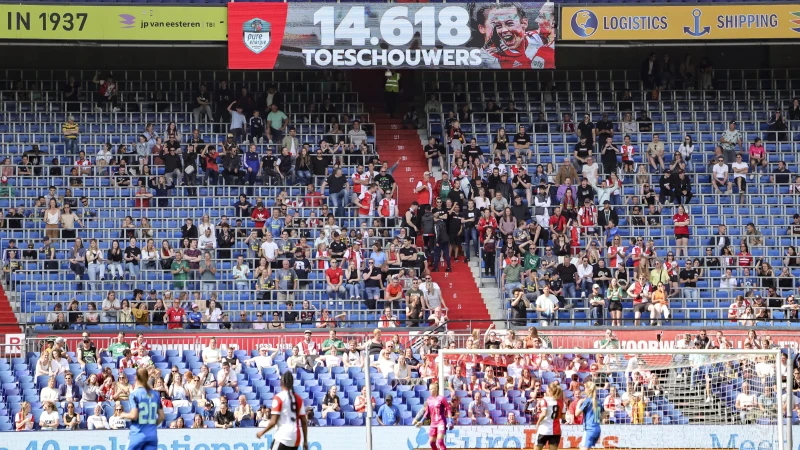 Feyenoord vrouwen neemt afscheid van vijftal speelsters