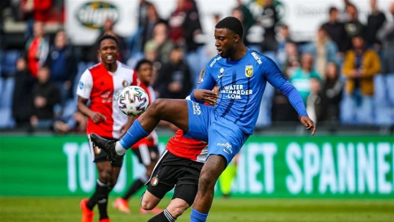 'Gesprekken tussen Feyenoord en Bazoer lopen nog op niets uit'