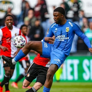 'Gesprekken tussen Feyenoord en Bazoer lopen nog op niets uit'