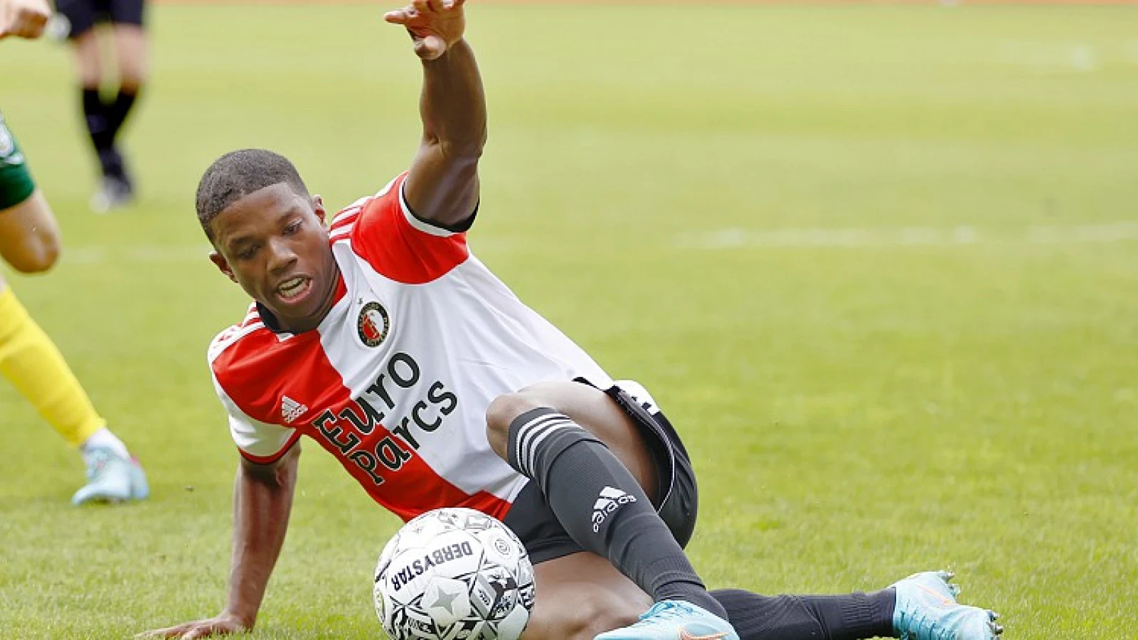 Transfer dichtbij: 'Feyenoord en Olympique Lyon naderen elkaar in de vraagprijs'