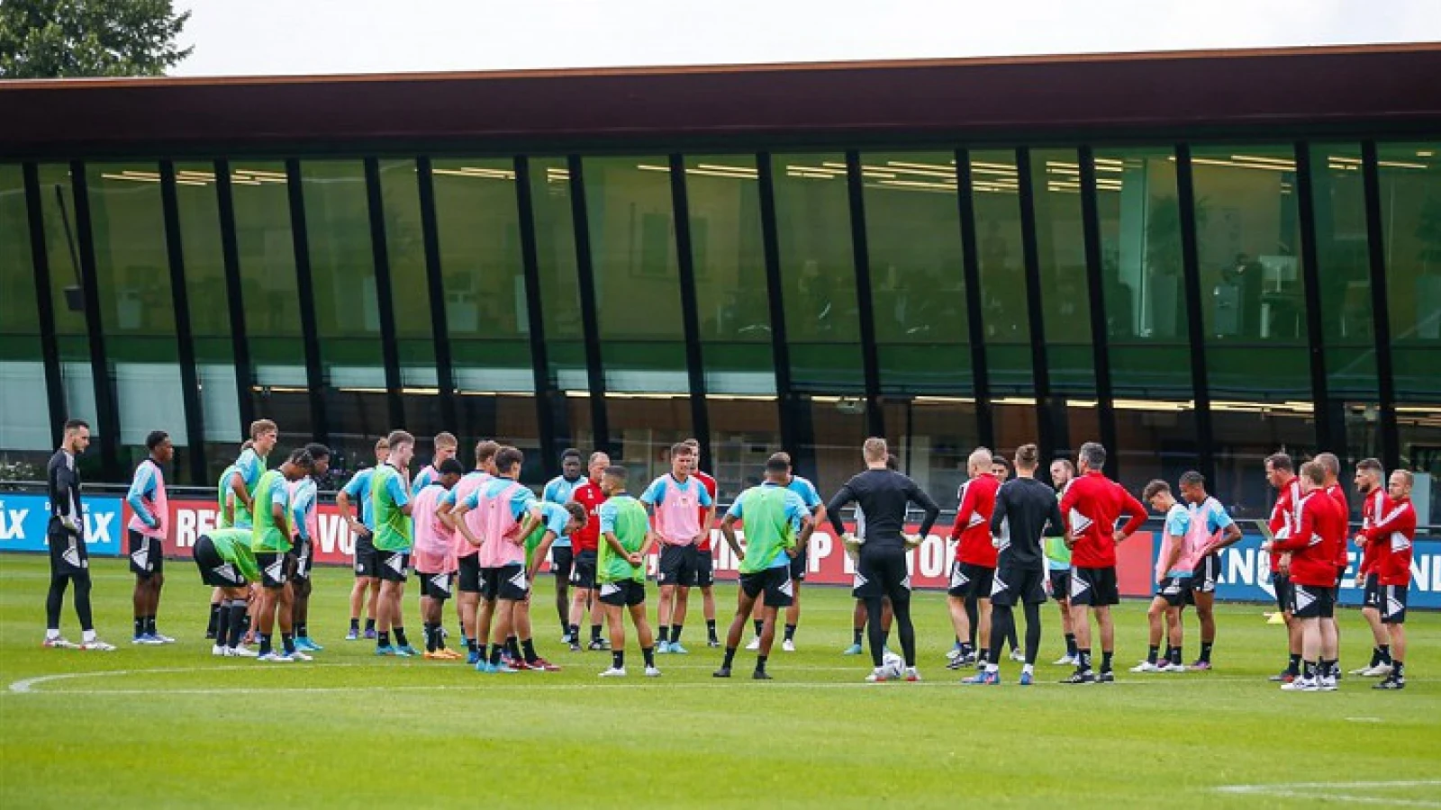 Feyenoord vertrekt maandag naar Oostenrijk voor het trainingskamp, waar geoefend gaat worden tegen Red Bull Salzburg
