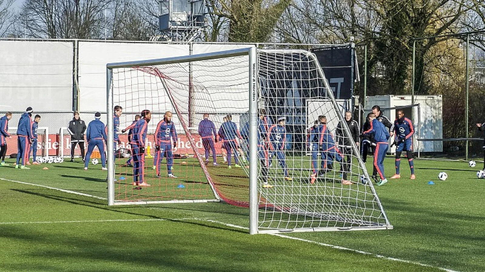 'Jeugdspeler Feyenoord kiest voor buitenland'