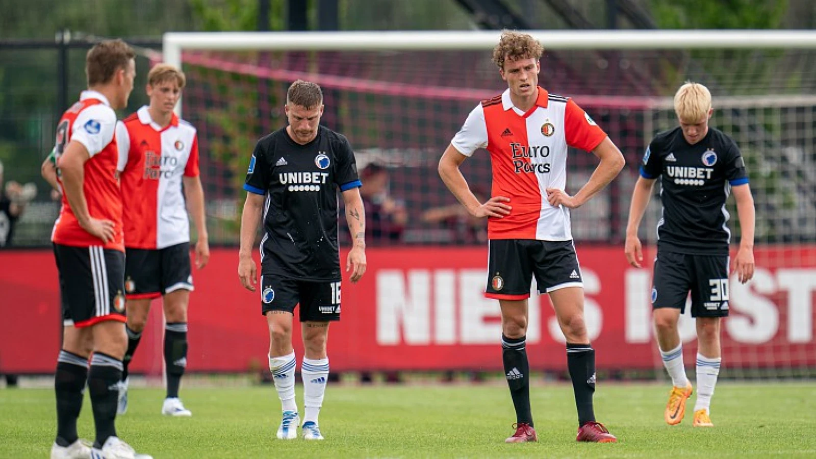 Feyenoord met ruime cijfers onderuit op Varkenoord tegen FC Kopenhagen