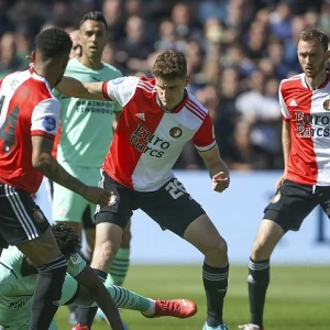 Til kiest voor Champions League voetbal bij PSV: 'Hij moet Slot gaan afbellen'