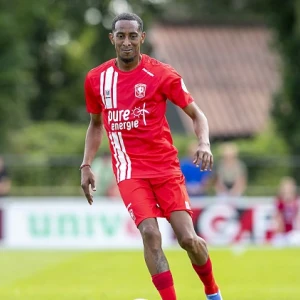 'Brenet verlengt contract bij FC Twente en wijst Feyenoord af'
