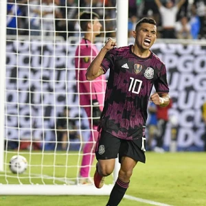 'Feyenoord in de markt voor 24-jarige Mexicaanse middenvelder'