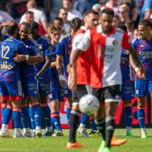 Feyenoord verliest oefenwedstrijd van Olympique Lyon