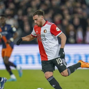 Kökçü: 'Voor nu speelt er nog niks en ben ik gewoon bij Feyenoord'