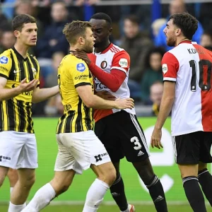 DE TEGENSTANDER | Ontmanteld Vitesse vreest aanvang seizoen