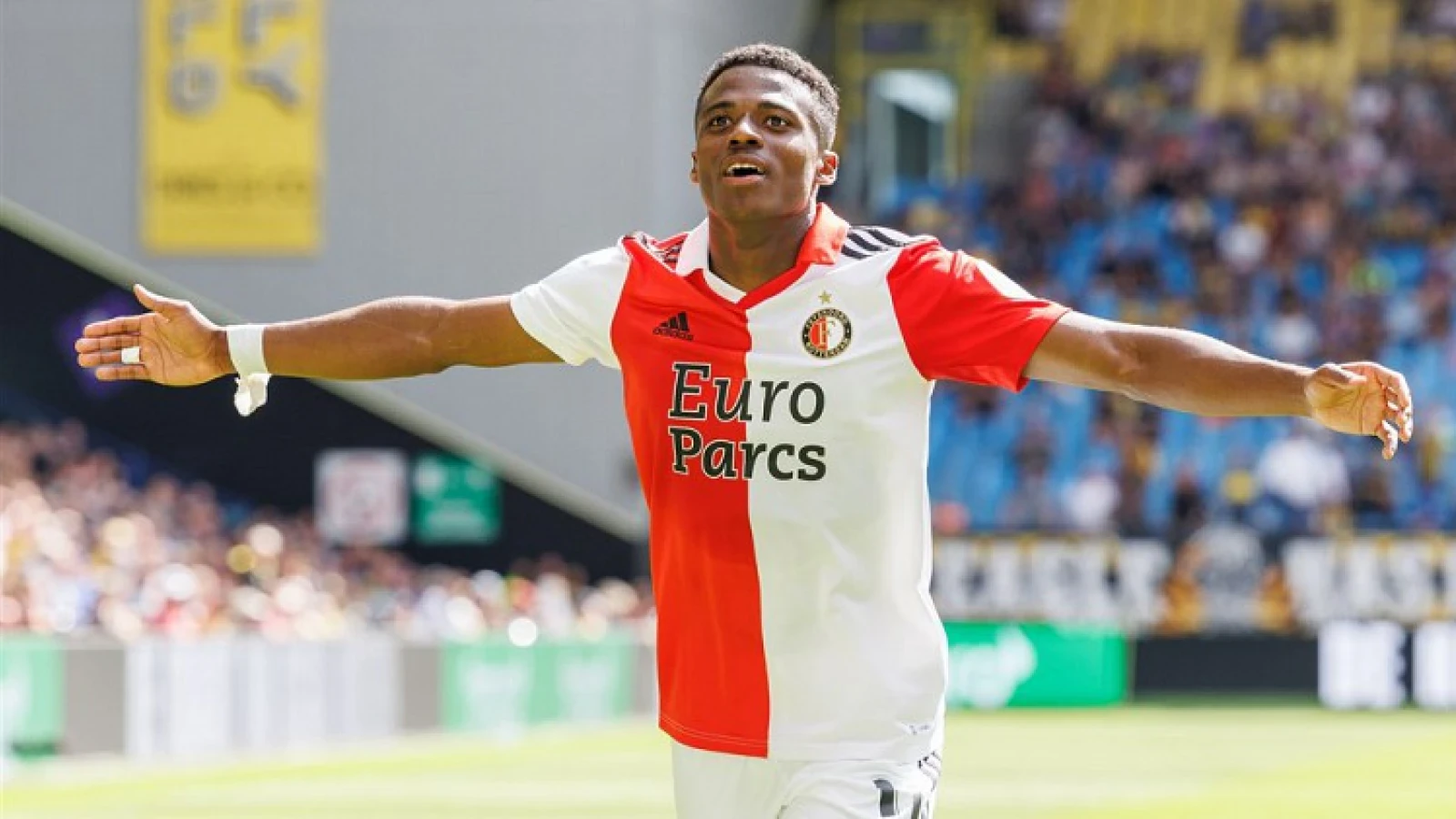 Feyenoord wint in Arnhem met ruime cijfers van Vitesse