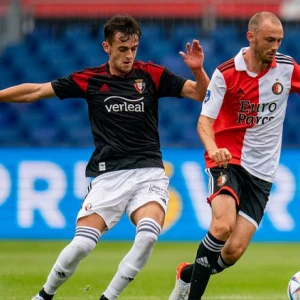 'Laatste formaliteiten voor deal tussen Feyenoord en Benfica over transfer Aursnes worden momenteel afgewikkeld'