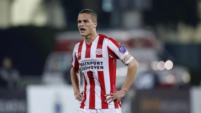 Afellay: 'Ik zou sowieso Kökçü laten spelen omdat hij ook vorig seizoen gewoon een prima seizoen heeft gehad'