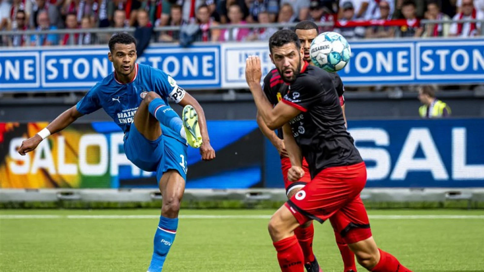 EREDIVISIE | FC Twente wint met ruime cijfers van Excelsior