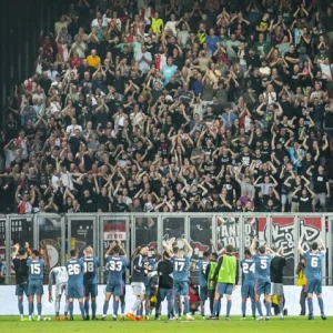 STAND | Feyenoord na nipte overwinning op plek twee