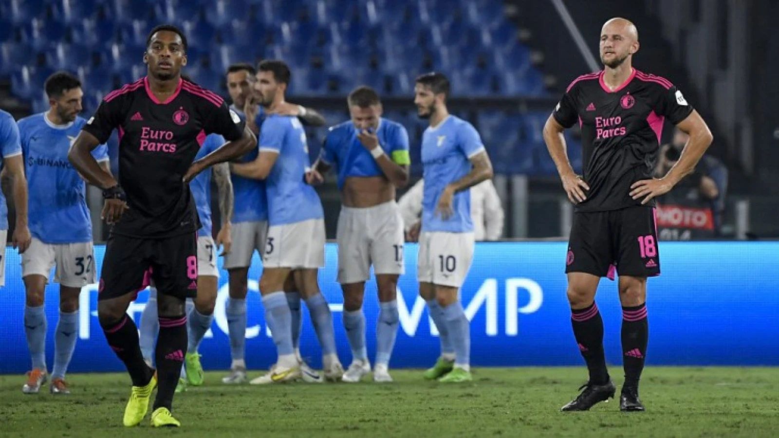 Feyenoord herstelt zich in tweede helft maar kan nederlaag tegen SS Lazio niet voorkomen