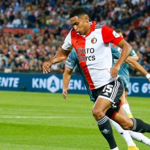 Lopez blikt terug op eerste officiële wedstrijd bij Feyenoord: 'Ik voelde me goed'