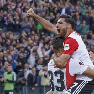 Feyenoord walst in De Kuip over SK Sturm Graz heen