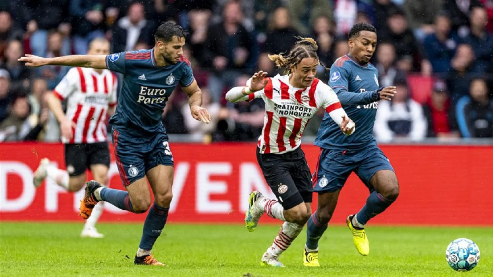 'Vanaf dat moment leek de wedstrijd te kantelen en werd PSV een stuk sterker'