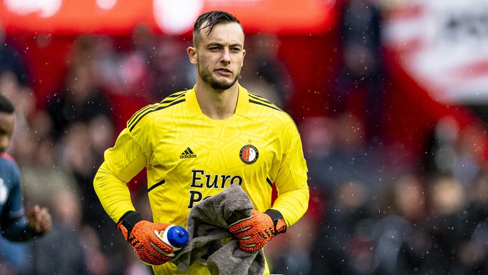 Bijlow laat zich zien op trainingsveld bij Oranje