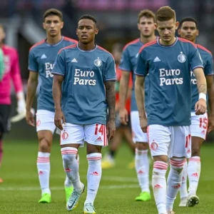 COLUMN | Geen enkele reden om aan te nemen dat Feyenoord verder is dan vorig seizoen