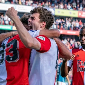 Feyenoord wint in eigen Kuip eenvoudig van FC Twente