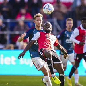 #PraatMee | 5-3-2 is niet de oplossing voor Feyenoord