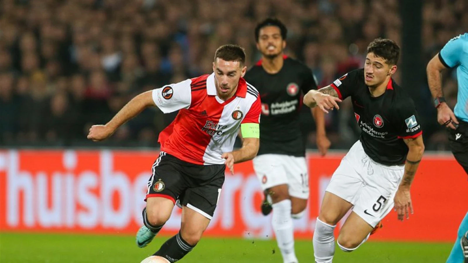 Sterker Feyenoord speelt in eigen Kuip gelijk tegen FC Midtjylland