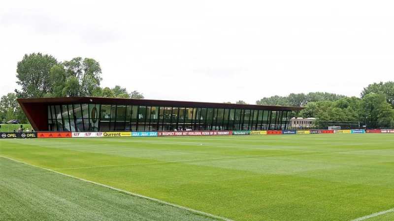 Dinsdag onderlinge oefenwedstrijd met spelers van Feyenoord 1 en Feyenoord O21