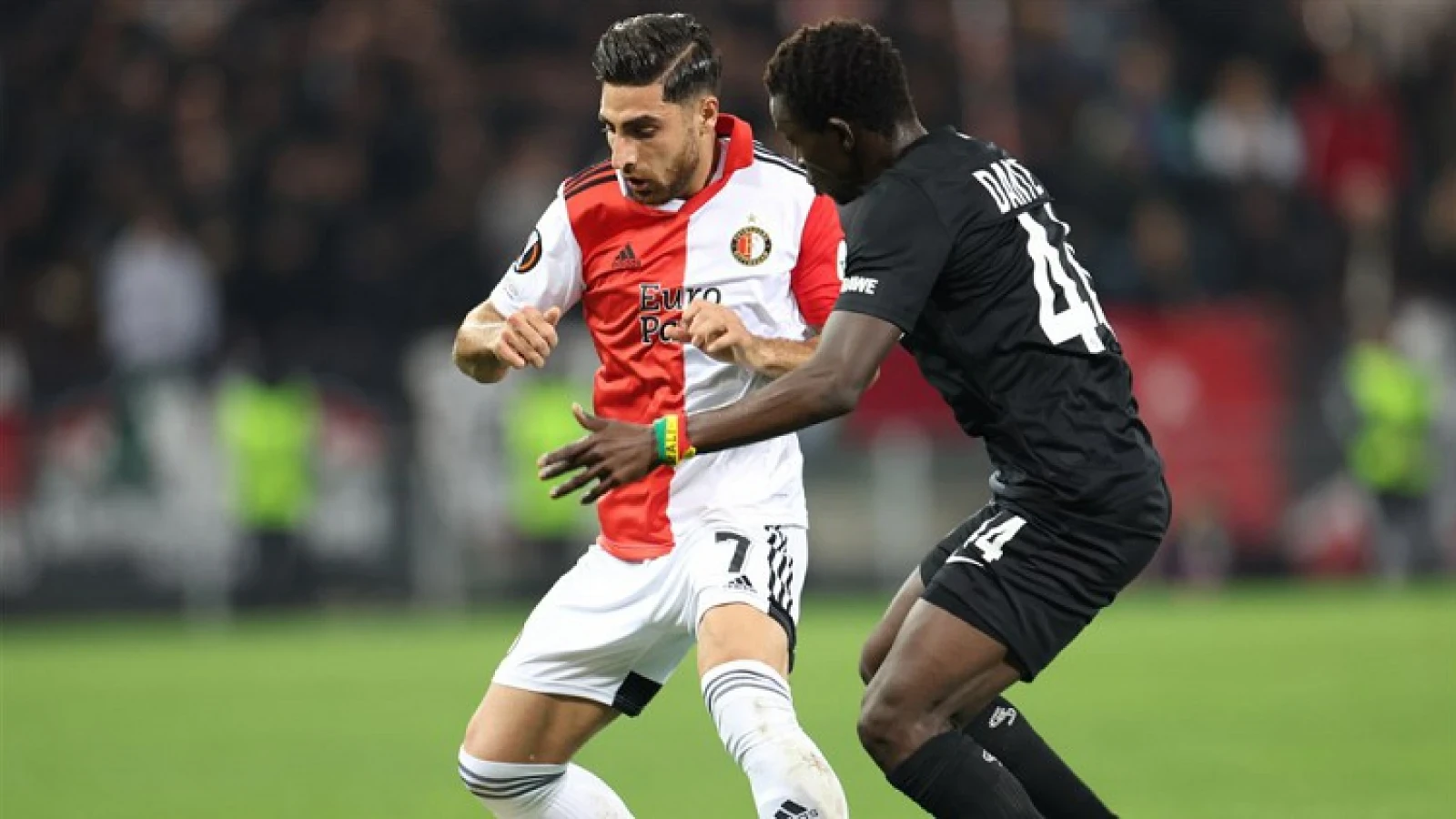 Feyenoord verliest van Sturm Graz na doelpunt in slotfase