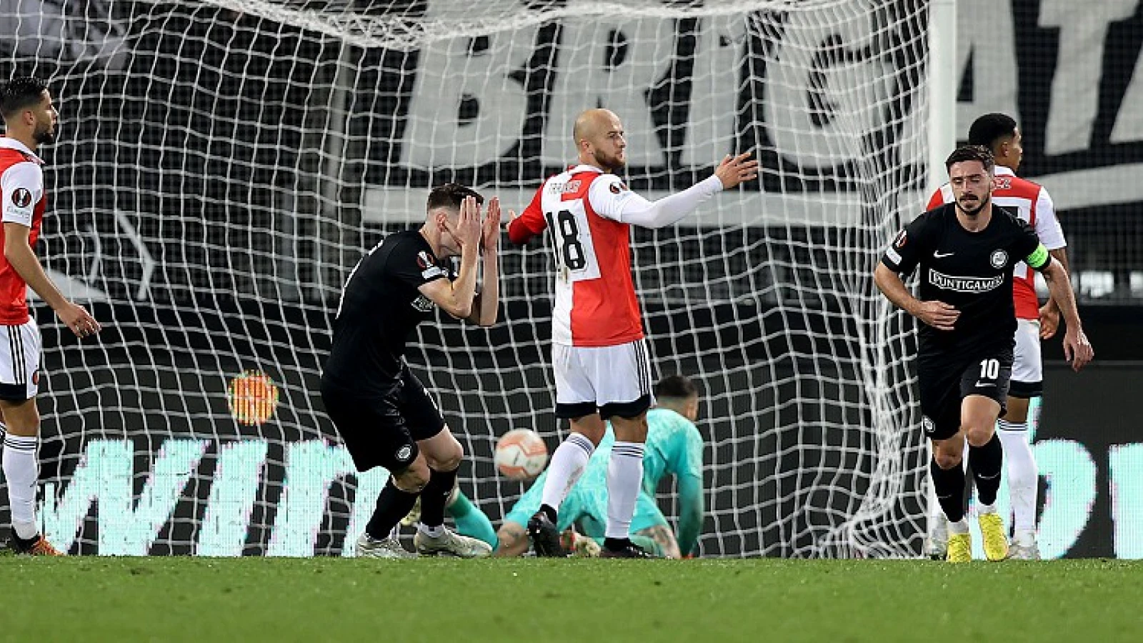STAND | Feyenoord zakt af naar derde plaats