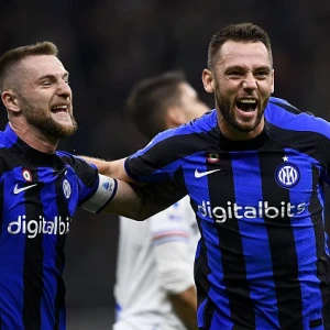 Oud-Feyenoorders | De Vrij belangrijk voor Inter Milan