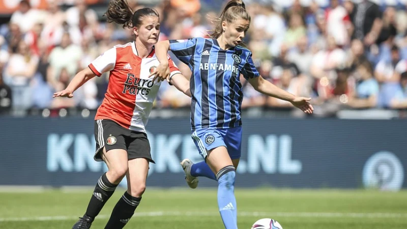 Feyenoord Vrouwen 1 verliest op Varkenoord van Ajax Vrouwen
